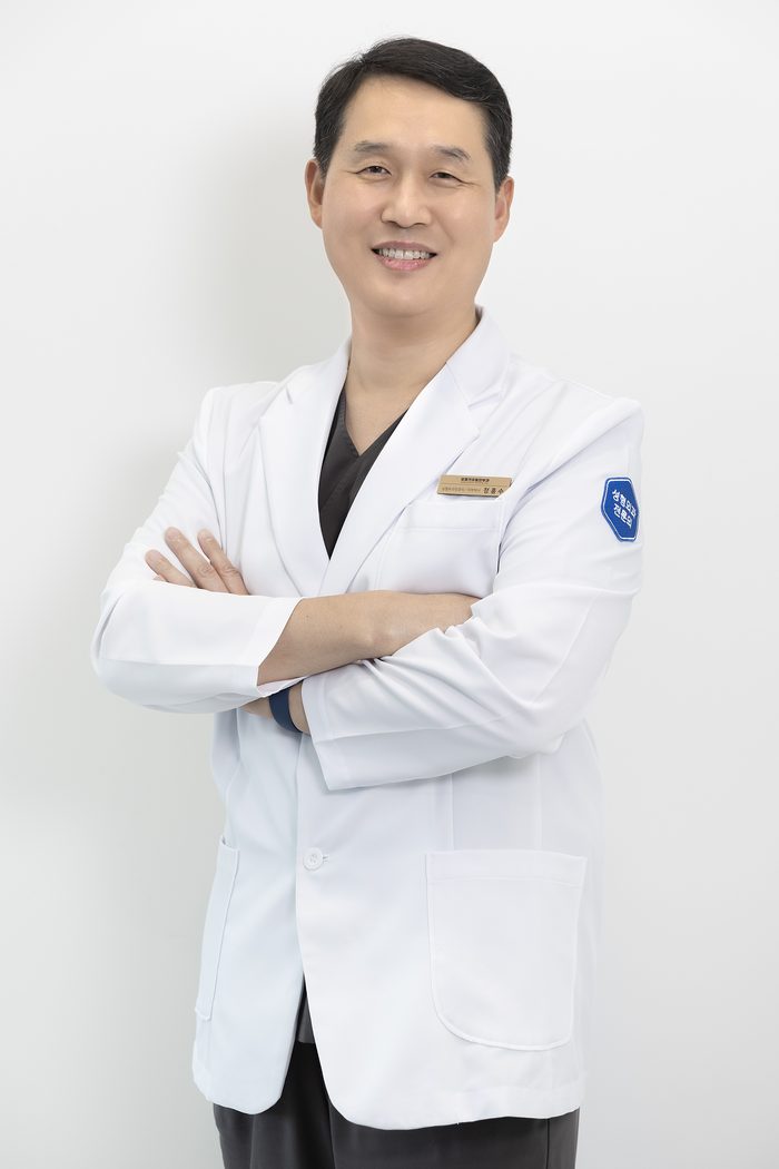 Heungsoo Jung, M.D. — YJ Central designer